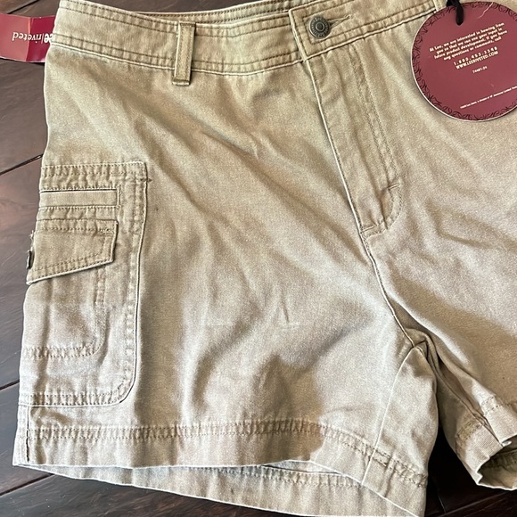 Lee Riveted Khaki cargo shorts NWT - Picture 3 of 12